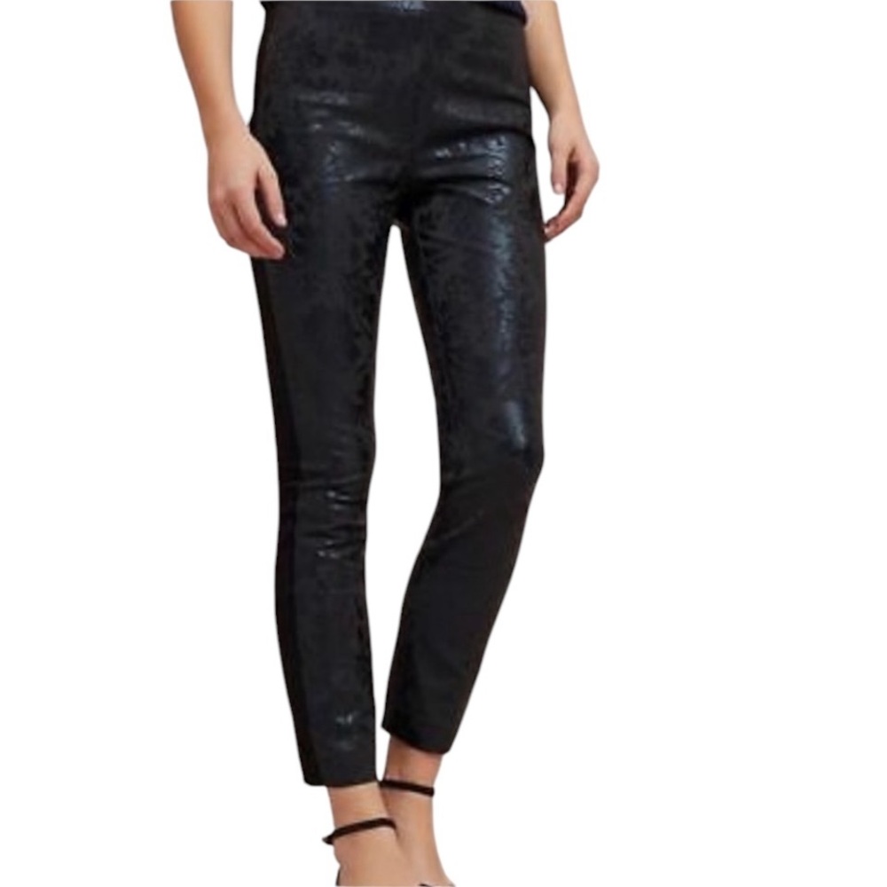 Anthropologie size 2 black cropped skinny pant with stretch & back zip